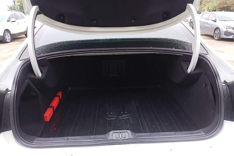 Used Citroen C5 2017 380THP Automatic Prestige Edition Trunk