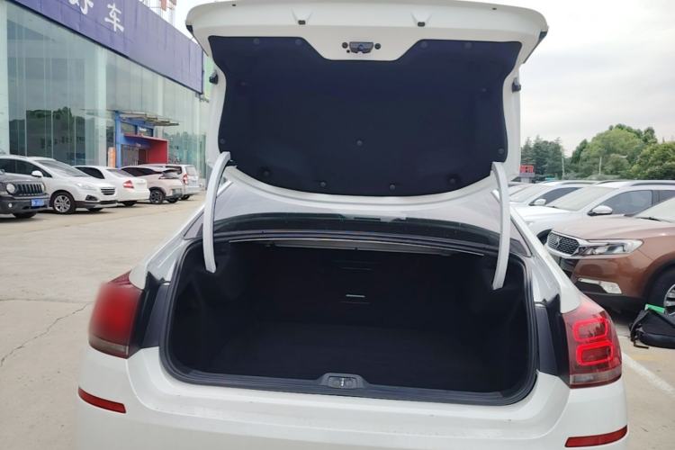 Used Citroen C5 2017 350THP Automatic Luxury Model Trunk