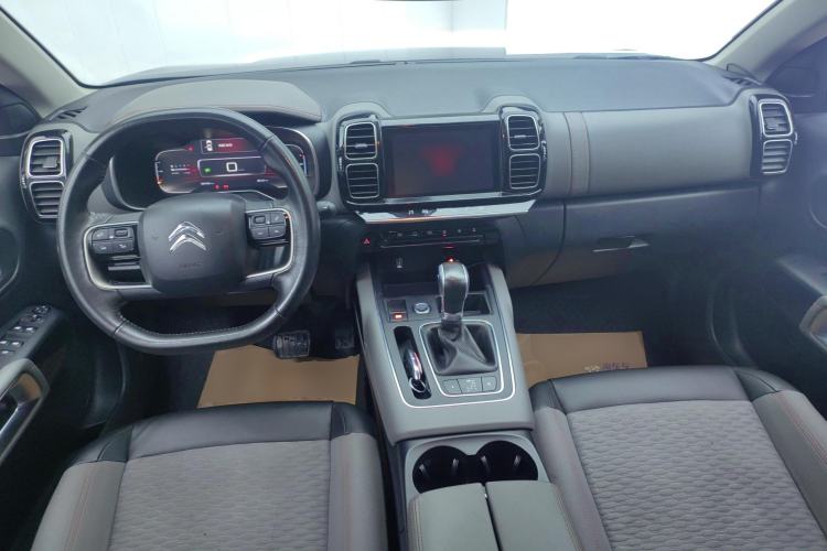 Used Citroen C5 AIRCROSS 2017 350THP Fashion Edition Center Console