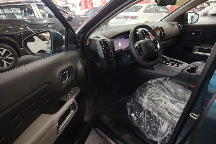 Used Citroen C5 AIRCROSS 2021 360THP Enjoyment Model Interior 3