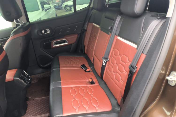 Used Citroen C5 AIRCROSS 2017 380THP Luxury Model Interior 4