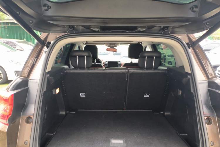 Used Citroen C5 AIRCROSS 2017 380THP Luxury Model Trunk