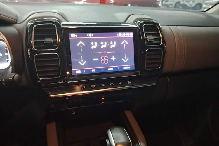 Used Citroen C5 AIRCROSS 2017 350THP Fashion Edition Audio And AC Panel