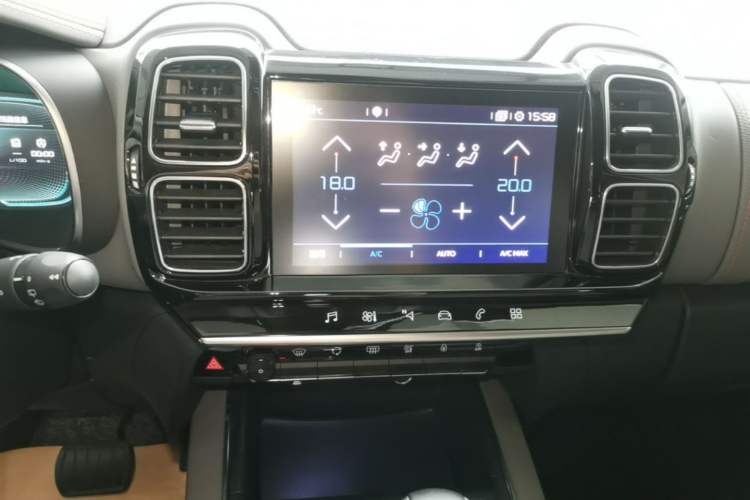 Used Citroen C5 AIRCROSS 2017 350THP Fashion Edition Audio And AC Panel