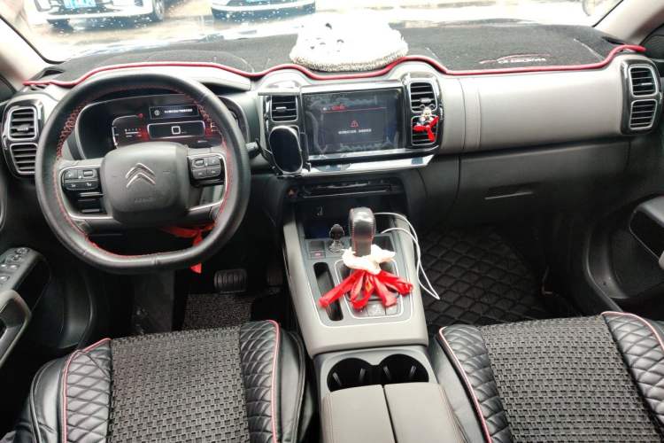 Used Citroen C5 AIRCROSS 2017 350THP Fashion Edition Center Console