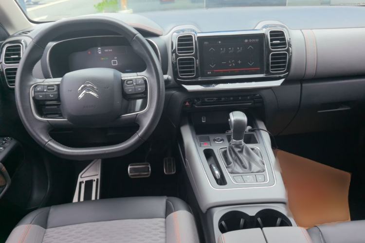 Used Citroen C5 AIRCROSS 2017 350THP Fashion Edition Center Console
