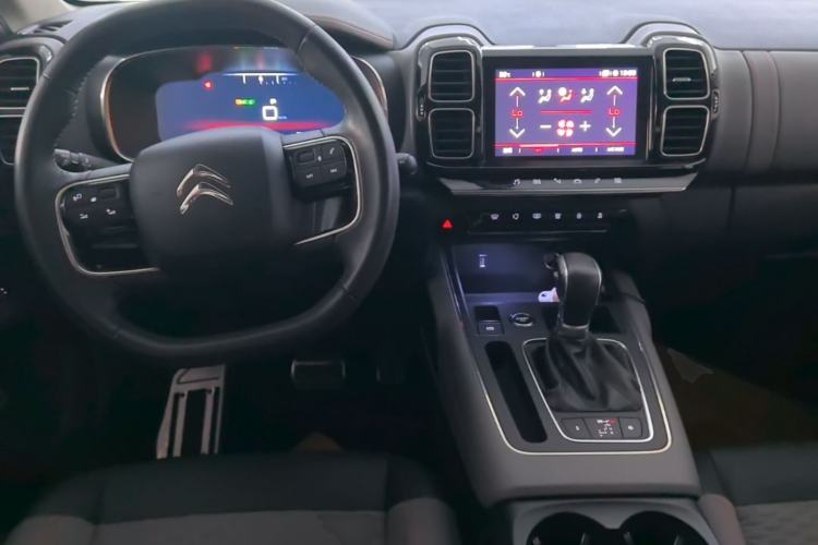 Used Citroen C5 AIRCROSS 2017 350THP Fashion Edition Center Console