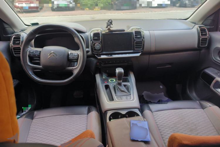 Used Citroen C5 AIRCROSS 2017 350THP Fashion Edition Center Console