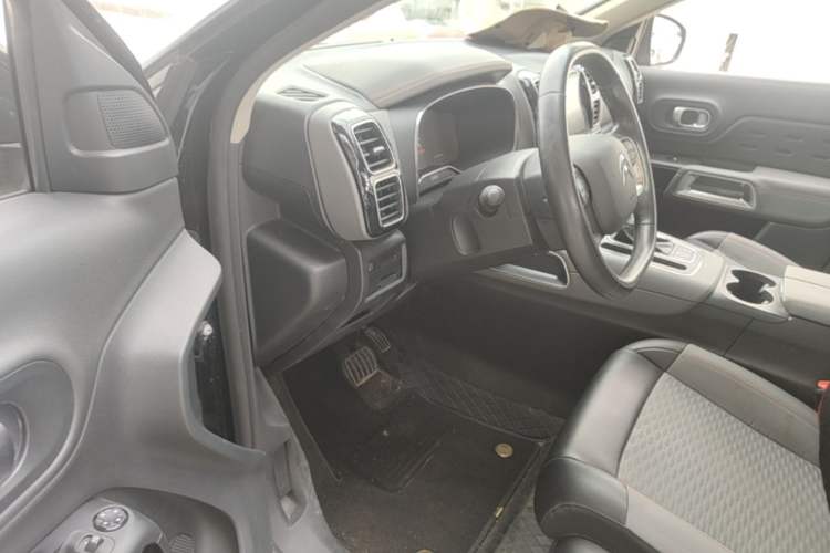 Used Citroen C5 AIRCROSS 2017 350THP Fashion Edition Driver Seat