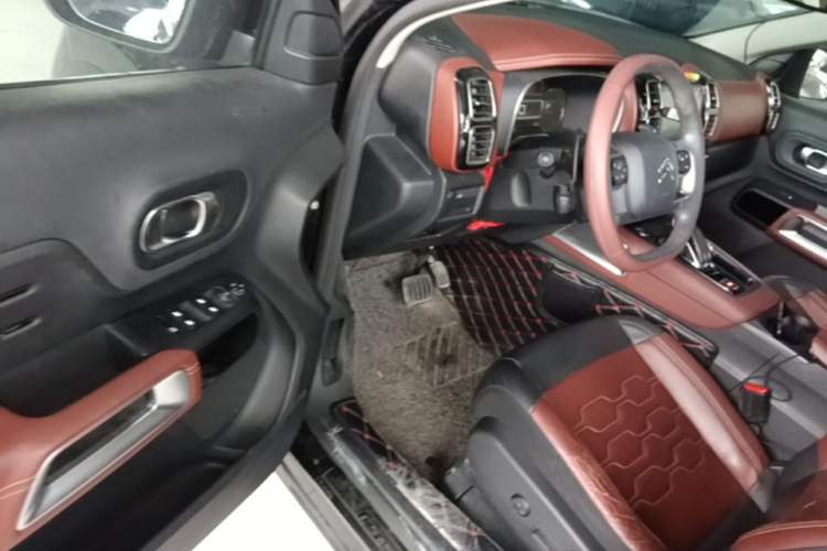 Used Citroen C5 AIRCROSS 2017 380THP Luxury Model Driver Seat