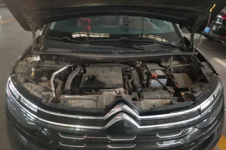 Used Citroen C5 AIRCROSS 2017 380THP Flagship Edition Engine Bay