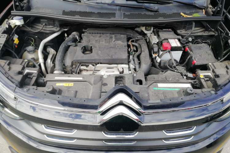Used Citroen C5 AIRCROSS 2017 380THP Luxury Model Engine Bay