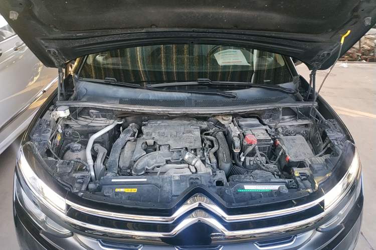 Used Citroen C5 AIRCROSS 2017 350THP Fashion Edition Engine Bay