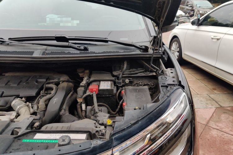 Used Citroen C5 AIRCROSS 2017 350THP Fashion Edition Engine Bay Left