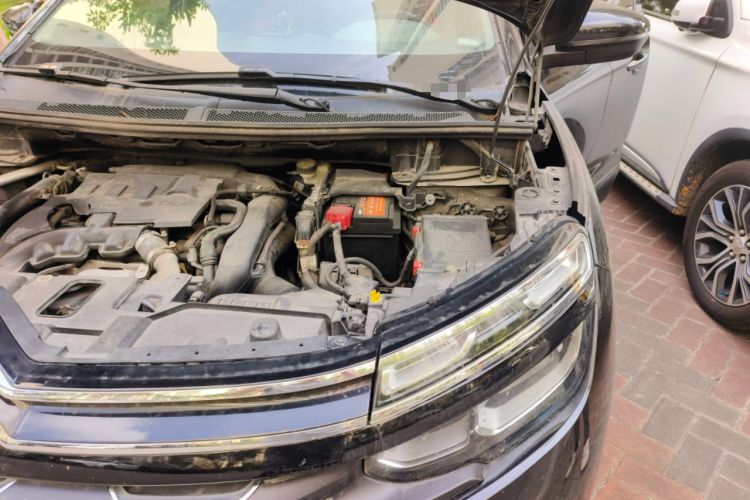 Used Citroen C5 AIRCROSS 2017 350THP Fashion Edition Engine Bay Left