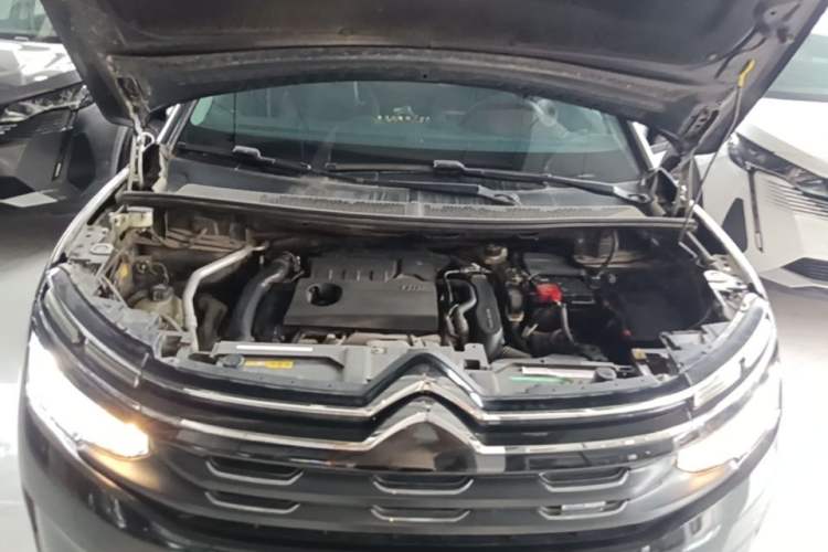 Used Citroen C5 AIRCROSS 2017 380THP Luxury Model Engine Bay