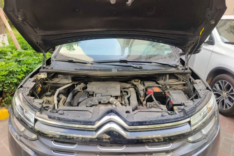 Used Citroen C5 AIRCROSS 2017 350THP Fashion Edition Engine Bay