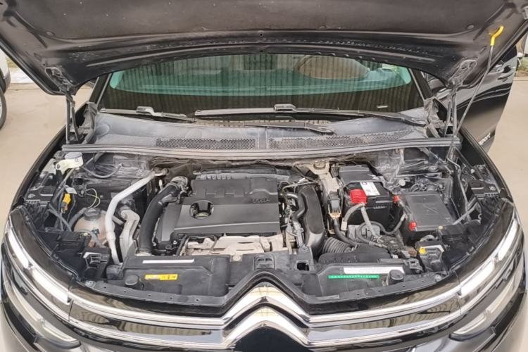 Used Citroen C5 AIRCROSS 2017 380THP Luxury Model Engine Bay