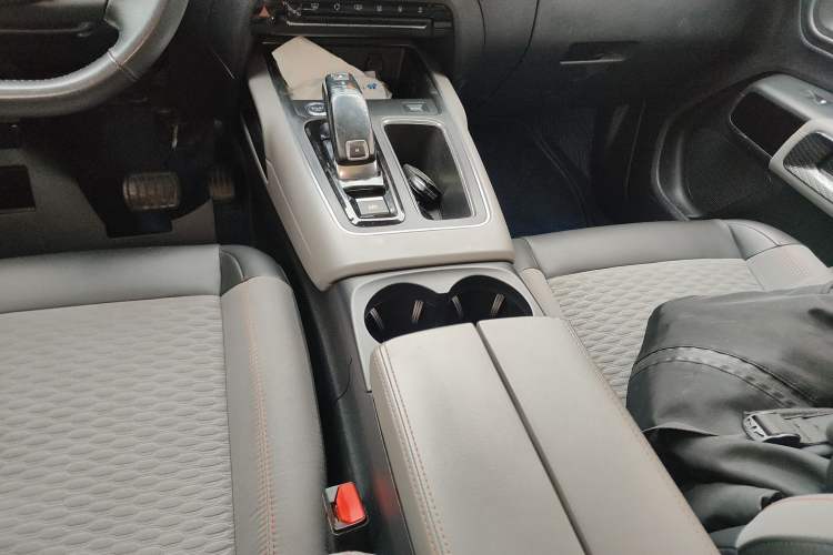 Used Citroen C5 AIRCROSS 2017 380THP Fashion Edition Gear Lever