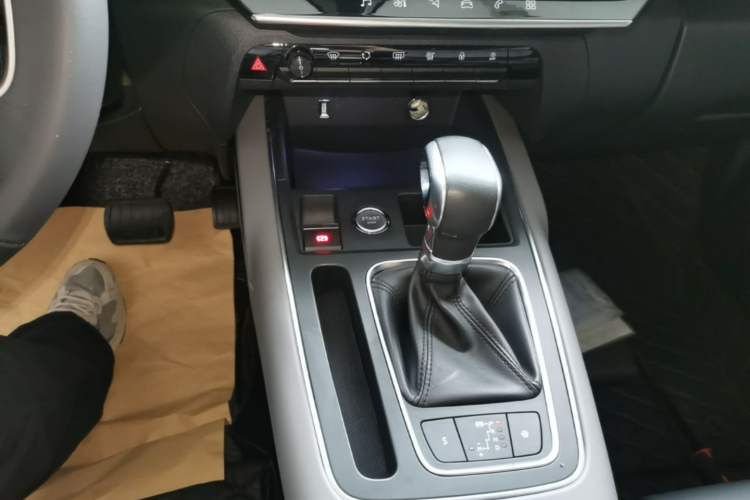 Used Citroen C5 AIRCROSS 2017 350THP Fashion Edition Gear Lever