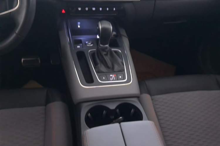 Used Citroen C5 AIRCROSS 2017 350THP Fashion Edition Gear Lever