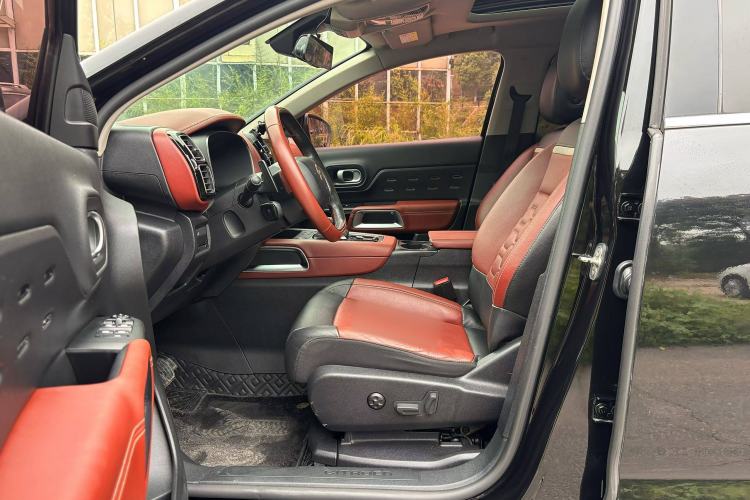 Used Citroen C5 AIRCROSS 2017 380THP Luxury Model Interior 1