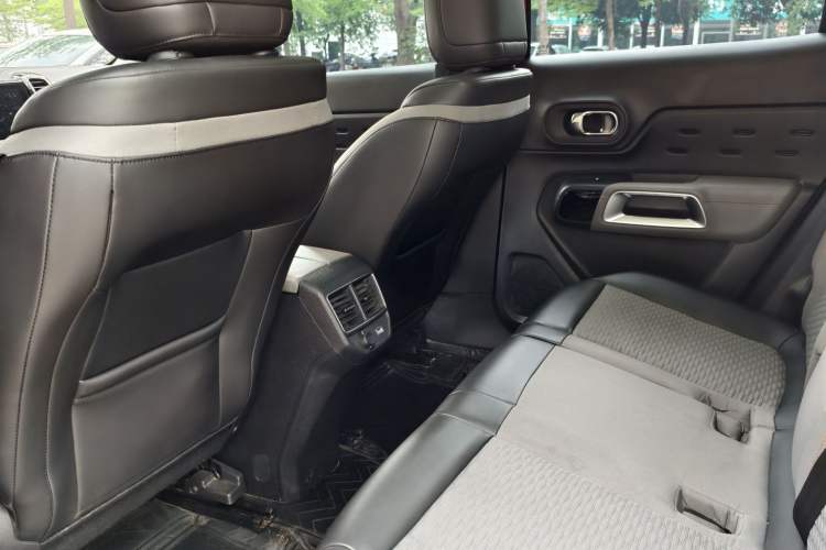 Used Citroen C5 AIRCROSS 2017 350THP Fashion Edition Interior 10