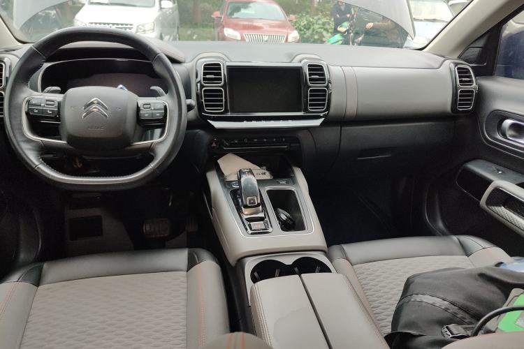 Used Citroen C5 AIRCROSS 2017 380THP Fashion Edition Interior 2
