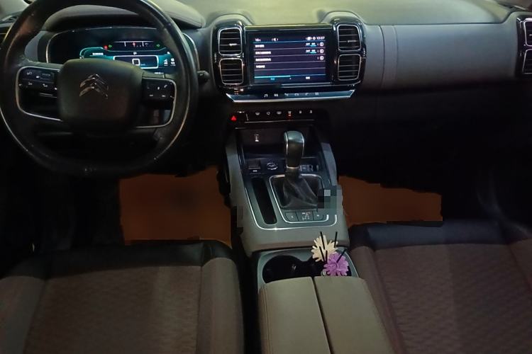 Used Citroen C5 AIRCROSS 2017 350THP Fashion Edition Interior 2