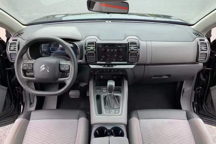 Used Citroen C5 AIRCROSS 2017 350THP Fashion Edition Interior 2