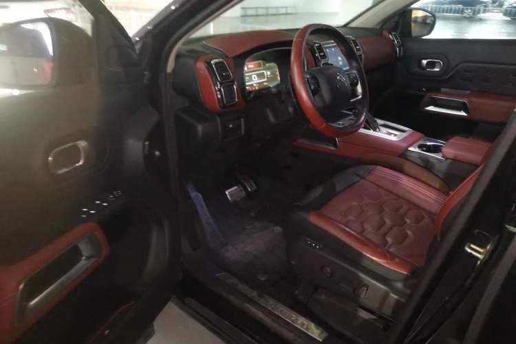 Used Citroen C5 AIRCROSS 2017 380THP Flagship Edition Interior 3