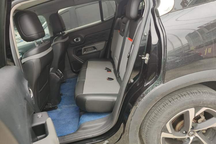 Used Citroen C5 AIRCROSS 2017 380THP Fashion Edition Interior 4