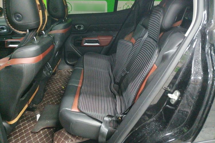 Used Citroen C5 AIRCROSS 2017 350THP Luxury Model Interior 4