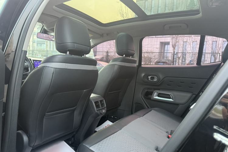 Used Citroen C5 AIRCROSS 2017 350THP Fashion Edition Interior 5