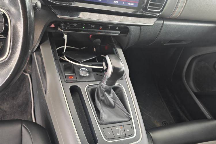 Used Citroen C5 AIRCROSS 2017 350THP Fashion Edition Interior 7