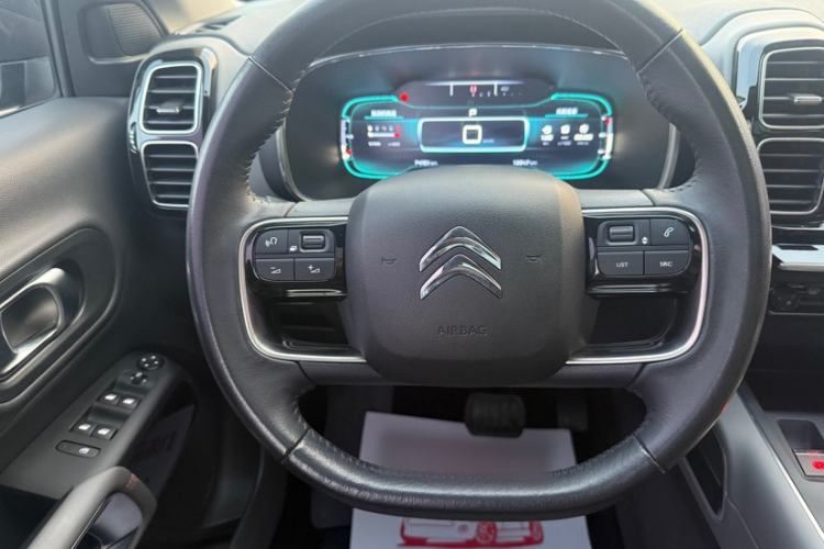Used Citroen C5 AIRCROSS 2017 350THP Fashion Edition Interior 9