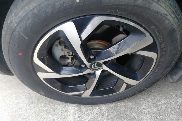 Used Citroen C5 AIRCROSS 2017 380THP Luxury Model Left Front Wheel Hub