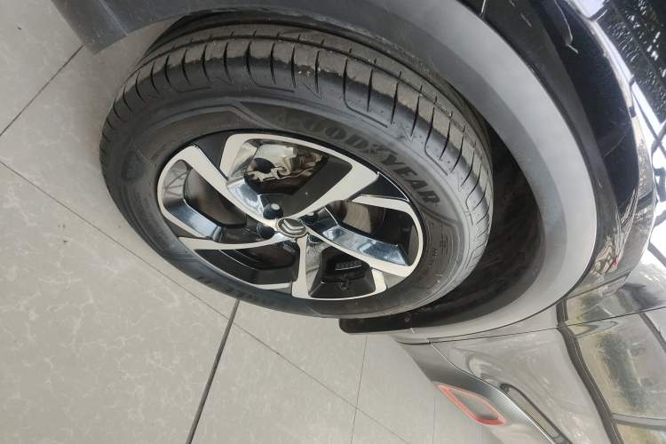 Used Citroen C5 AIRCROSS 2017 380THP Fashion Edition Left Front Wheel Hub