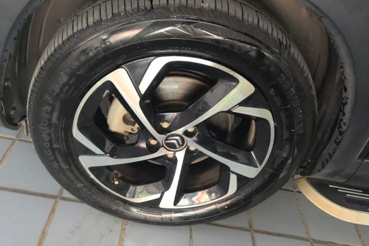 Used Citroen C5 AIRCROSS 2017 350THP Fashion Edition Left Front Wheel Hub