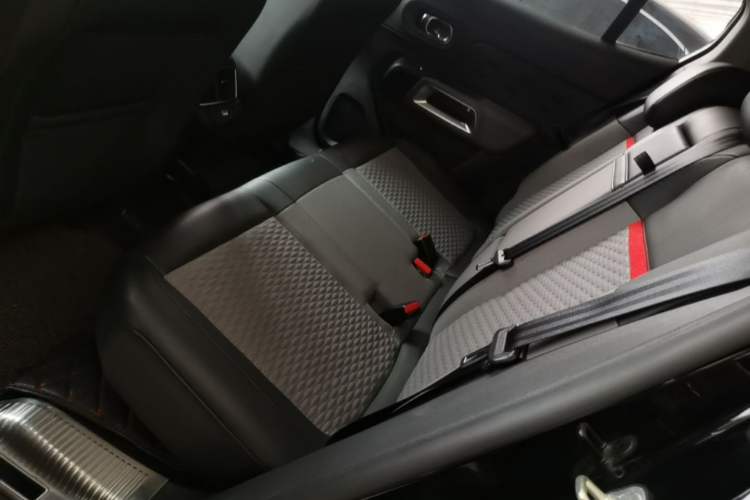 Used Citroen C5 AIRCROSS 2017 350THP Fashion Edition Left Rear Seat