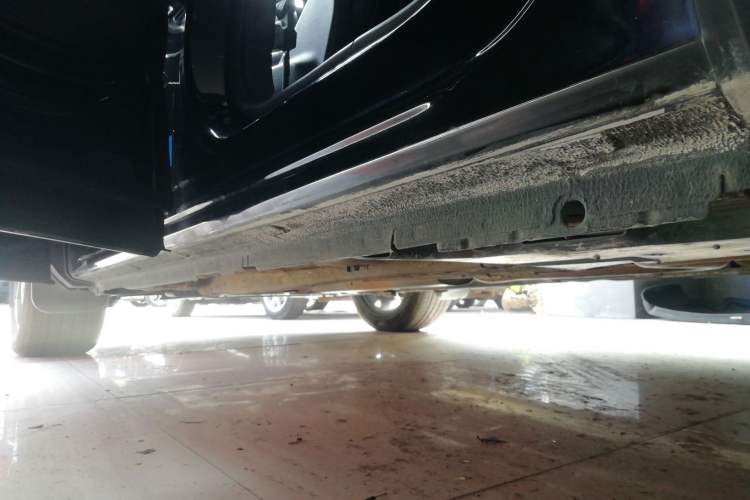 Used Citroen C5 AIRCROSS 2017 380THP Luxury Model Left Side Sill