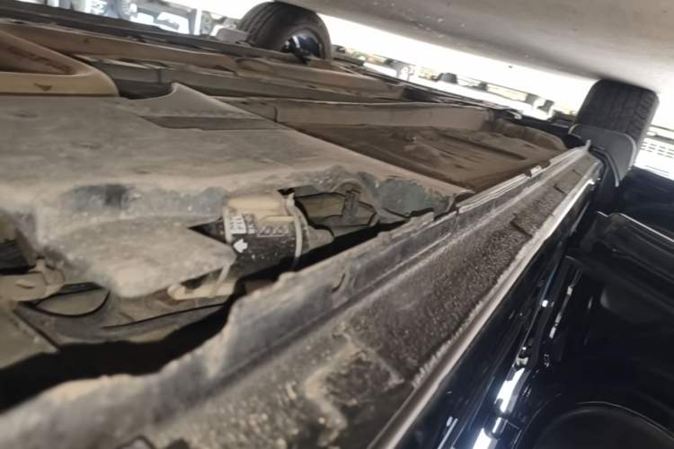 Used Citroen C5 AIRCROSS 2017 380THP Luxury Model Left Side Sill