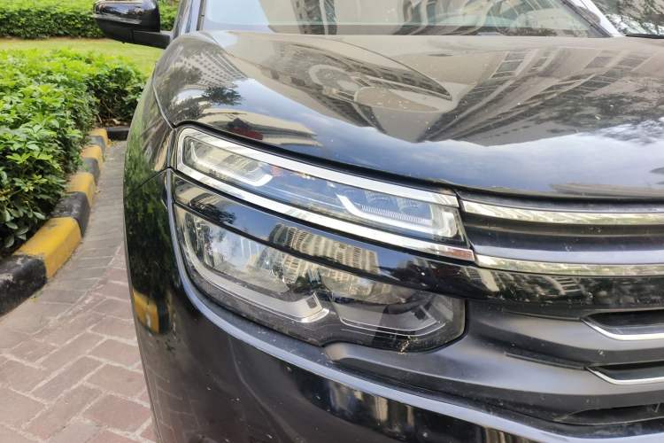 Used Citroen C5 AIRCROSS 2017 350THP Fashion Edition Right Front Headlight