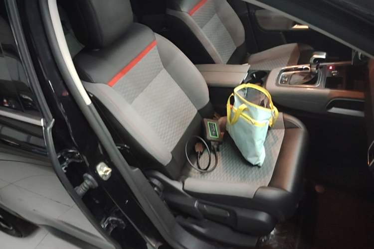 Used Citroen C5 AIRCROSS 2017 350THP Fashion Edition Right Front Seat