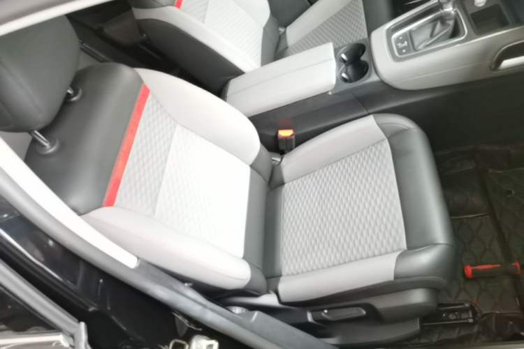 Used Citroen C5 AIRCROSS 2017 350THP Fashion Edition Right Front Seat
