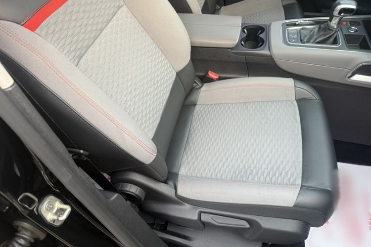 Used Citroen C5 AIRCROSS 2017 350THP Fashion Edition Right Front Seat