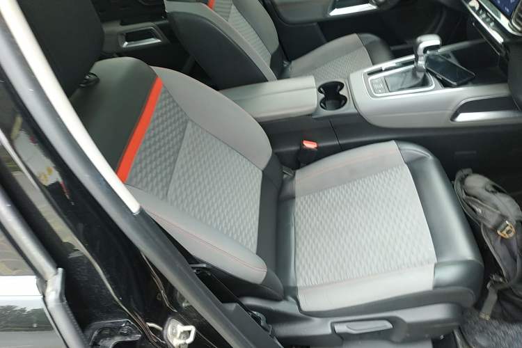 Used Citroen C5 AIRCROSS 2017 350THP Fashion Edition Right Front Seat
