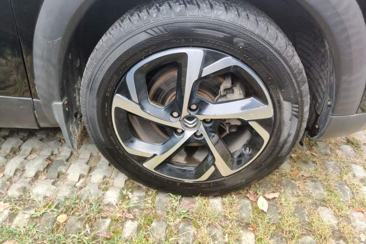 Used Citroen C5 AIRCROSS 2017 350THP Fashion Edition Right Front Wheel Hub