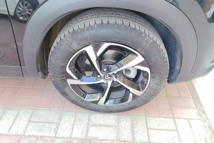 Used Citroen C5 AIRCROSS 2017 350THP Fashion Edition Right Front Wheel Hub