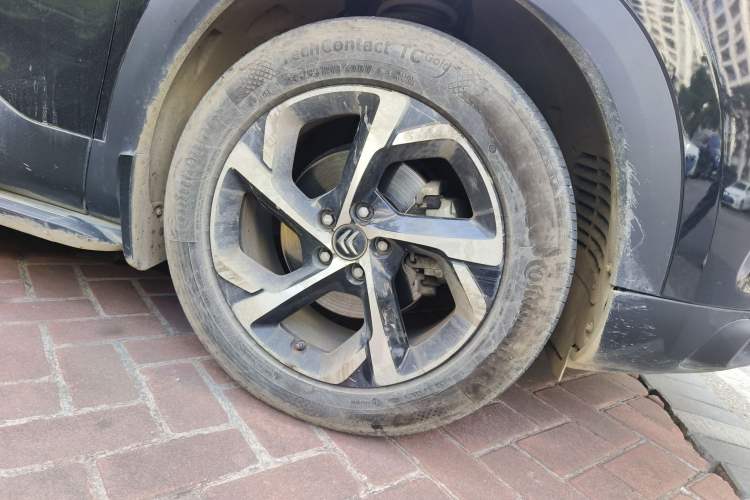 Used Citroen C5 AIRCROSS 2017 350THP Fashion Edition Right Front Wheel Hub